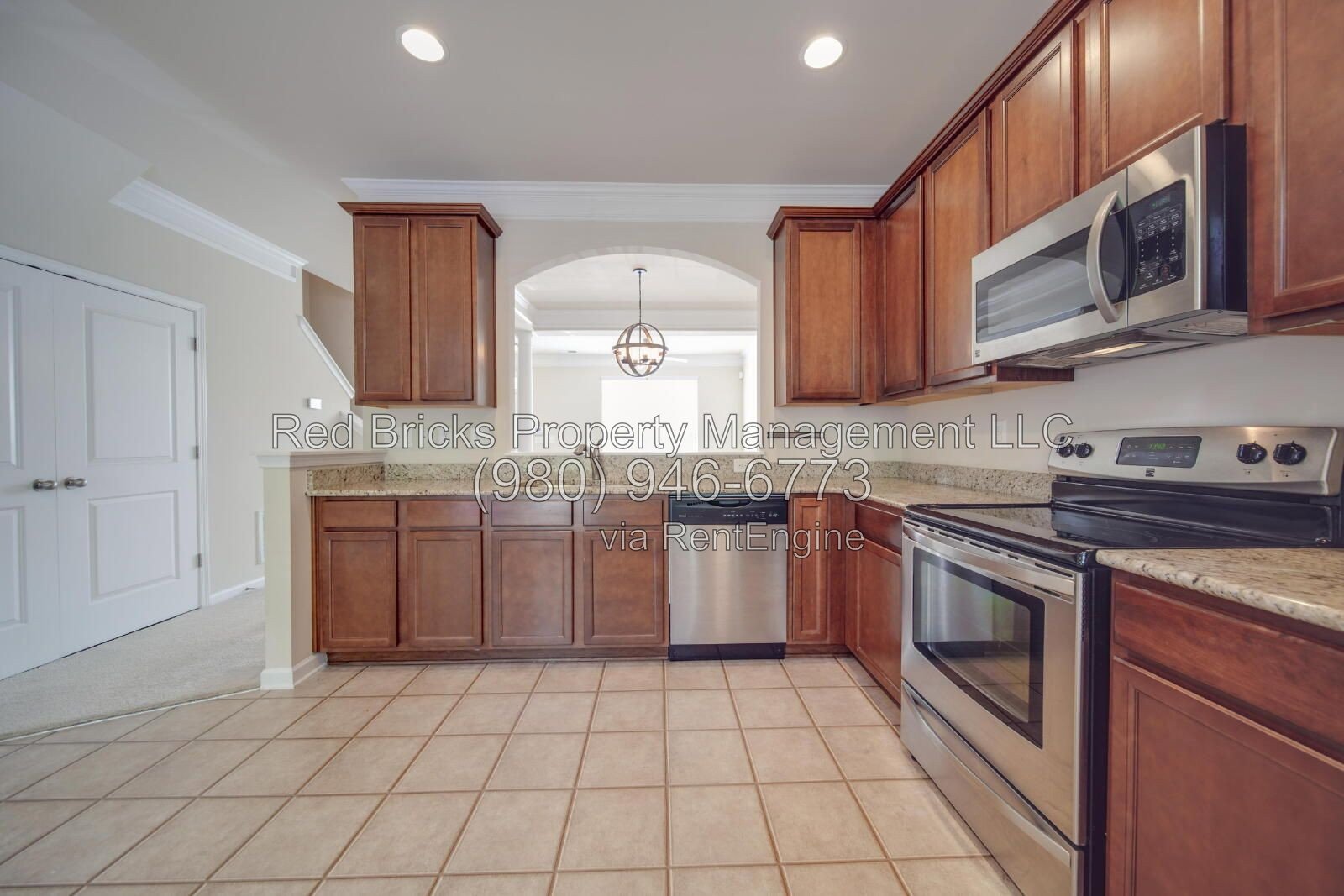Charming 2-Bedroom Townhome with Pool Access! property image