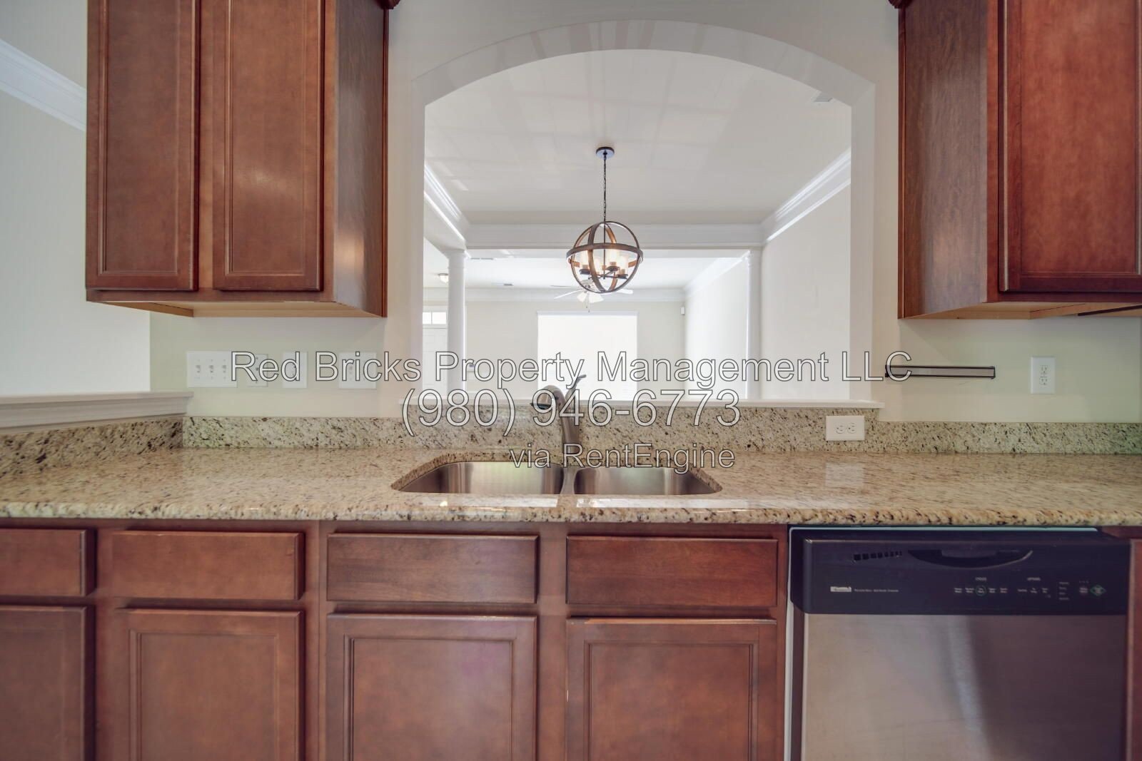 Charming 2-Bedroom Townhome with Pool Access! property image