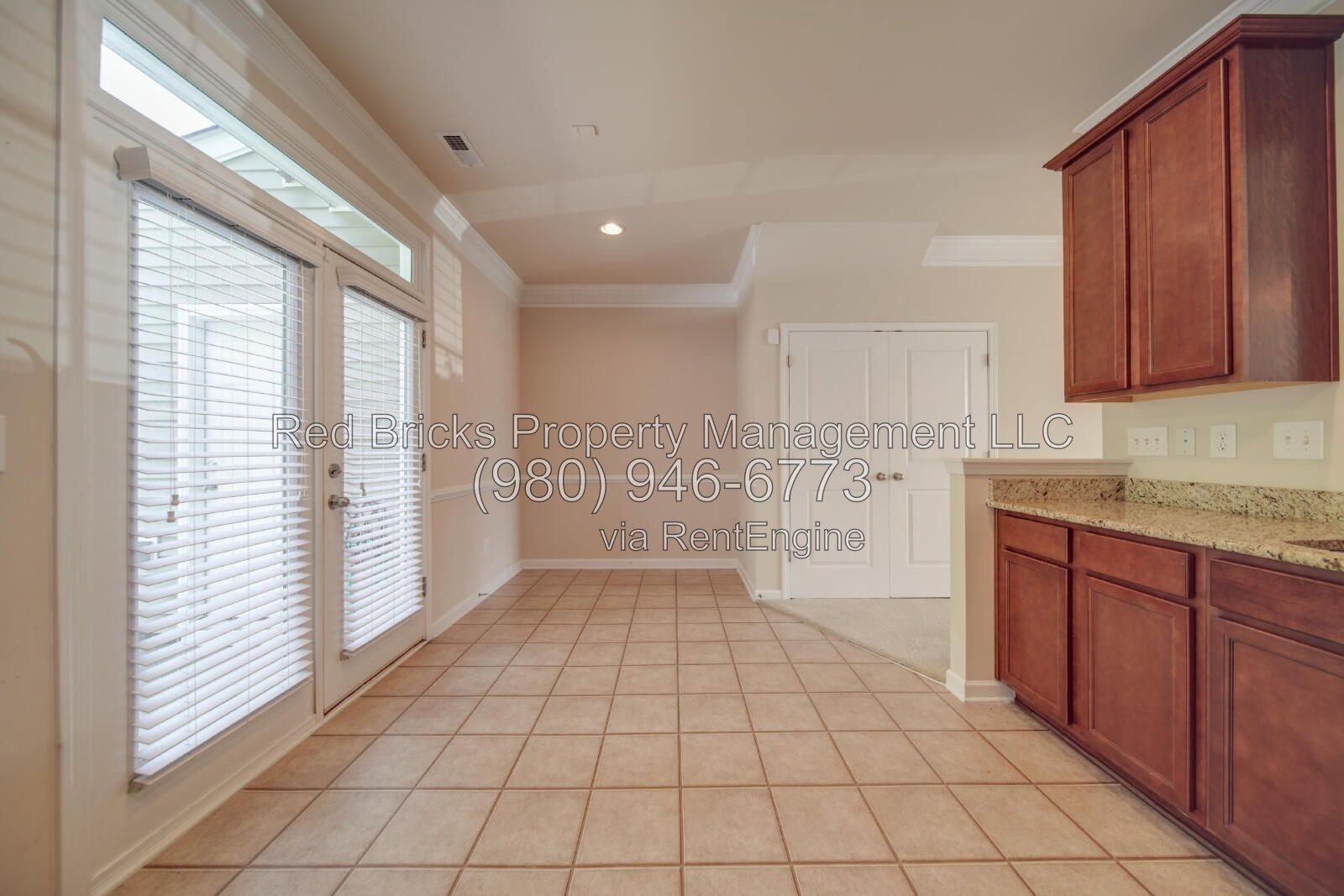 Charming 2-Bedroom Townhome with Pool Access! property image