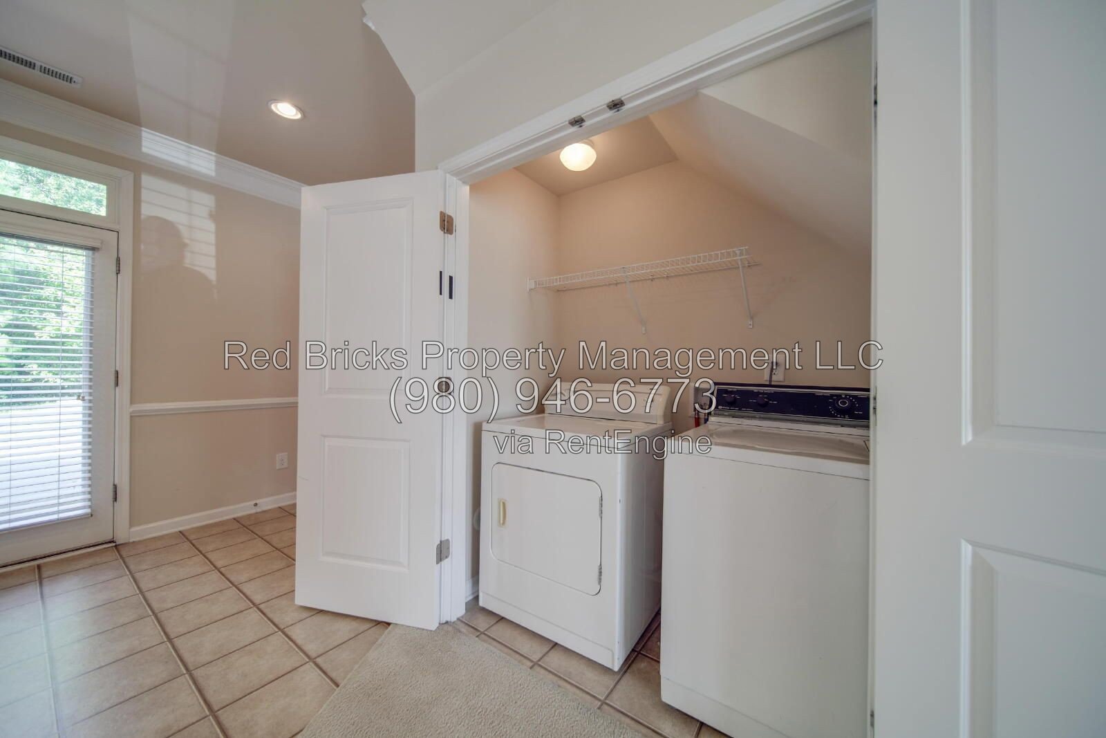 Charming 2-Bedroom Townhome with Pool Access! property image