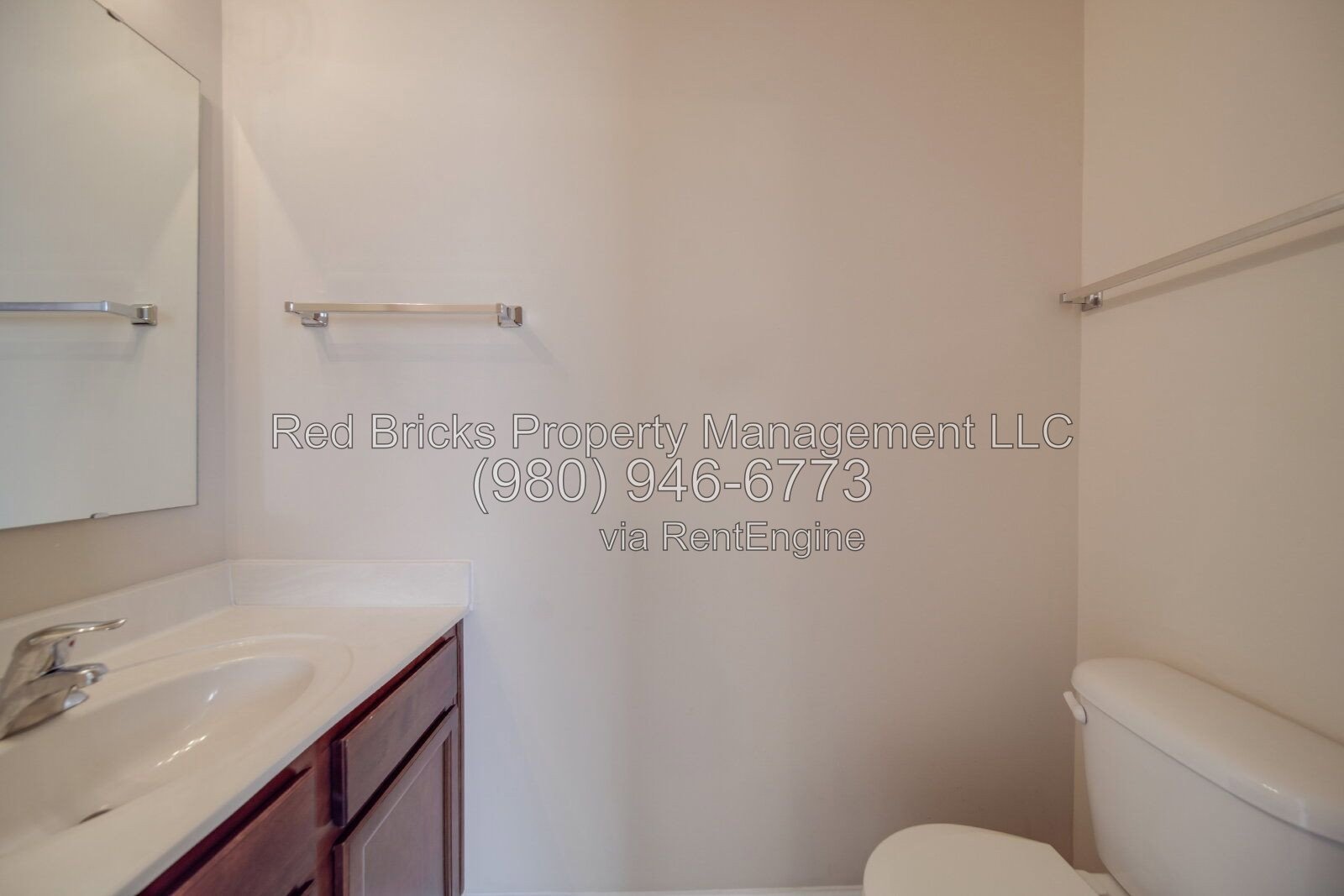Charming 2-Bedroom Townhome with Pool Access! property image