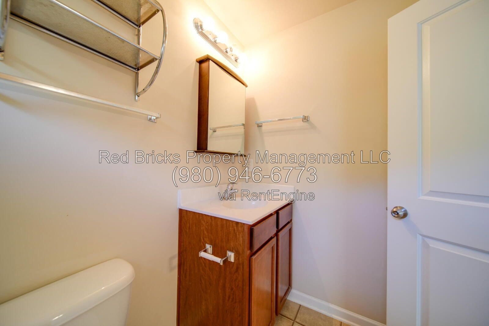 Charming 2-Bedroom Townhome with Pool Access! property image