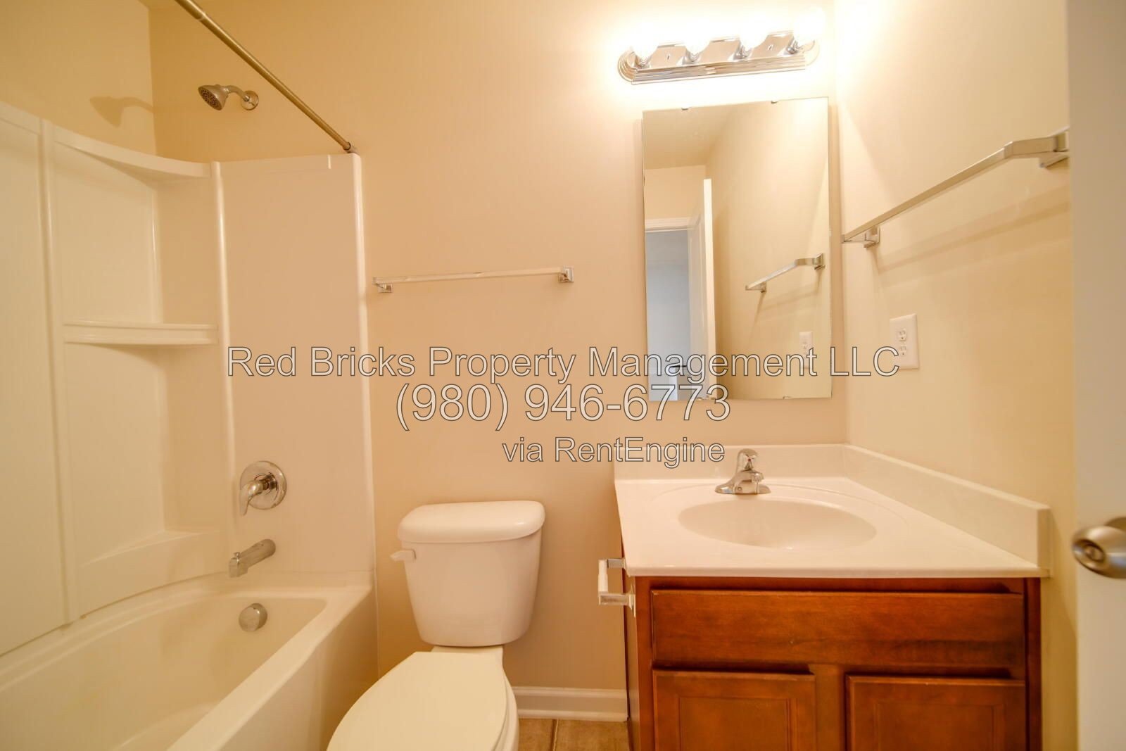 Charming 2-Bedroom Townhome with Pool Access! property image