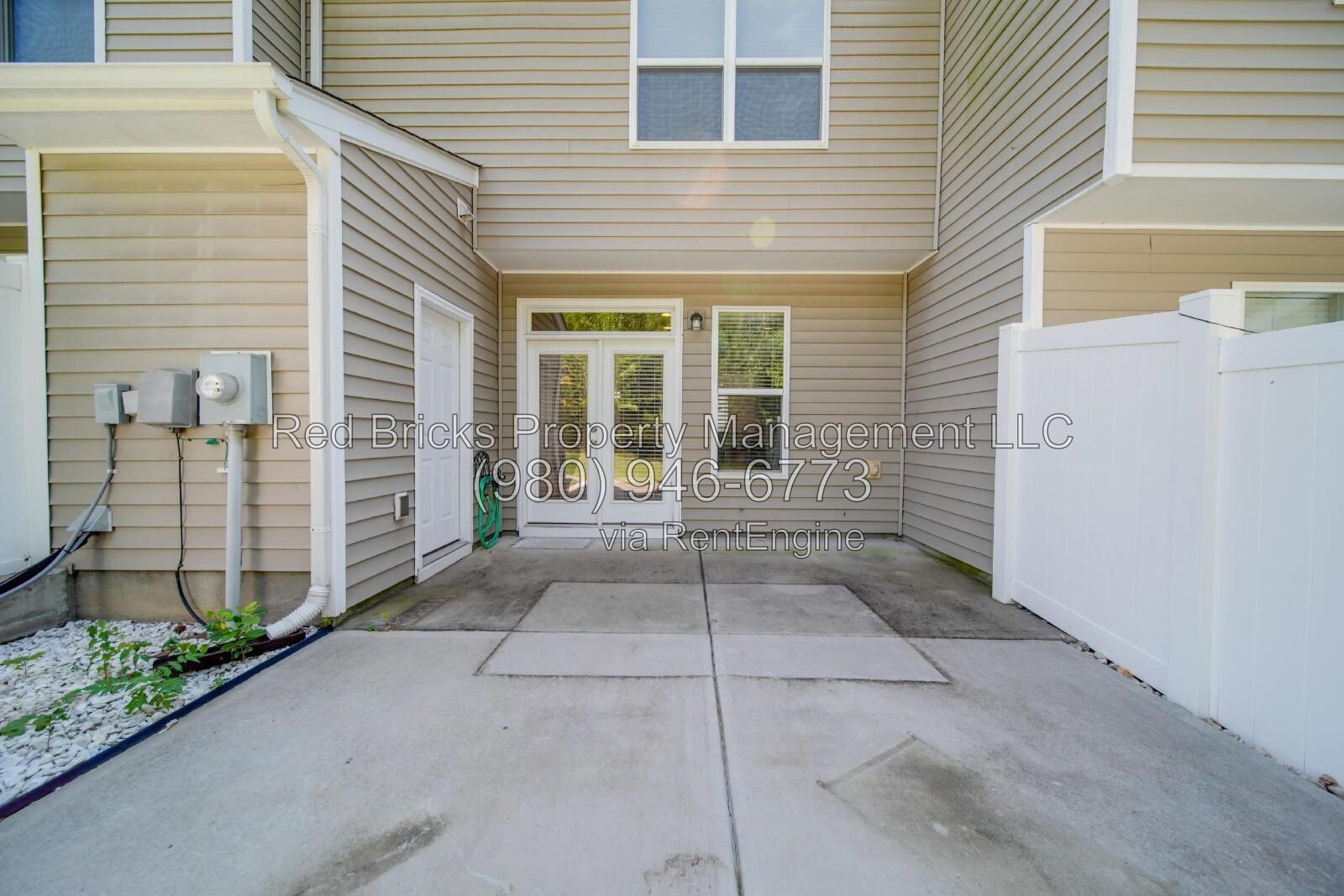 Charming 2-Bedroom Townhome with Pool Access! property image