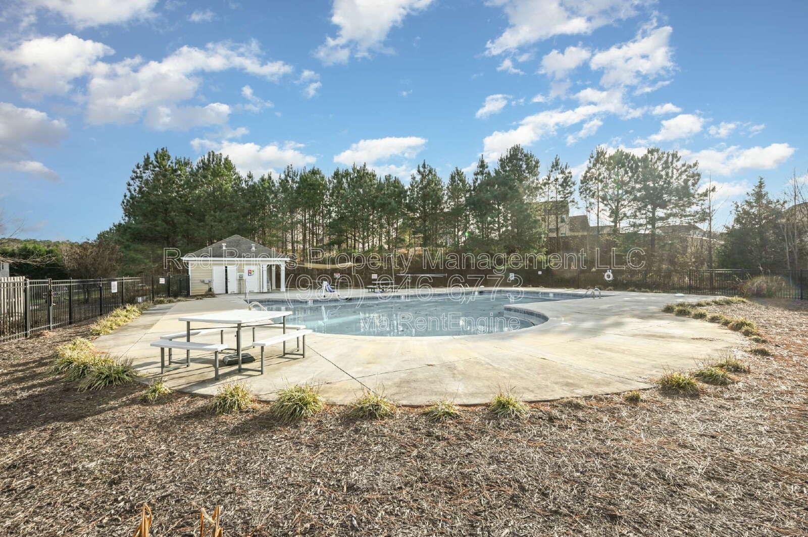 Like-New 4BR Home with Fire Pit in Dutchmans Ridge! property image