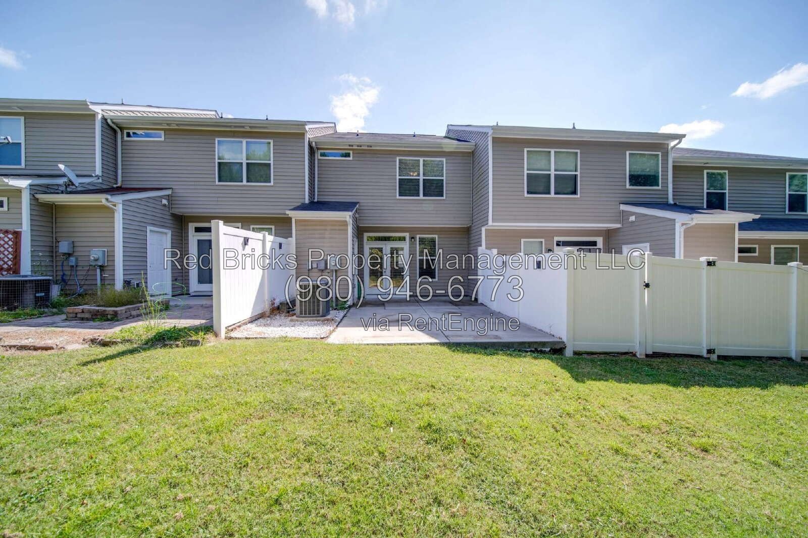 Charming 2-Bedroom Townhome with Pool Access! property image