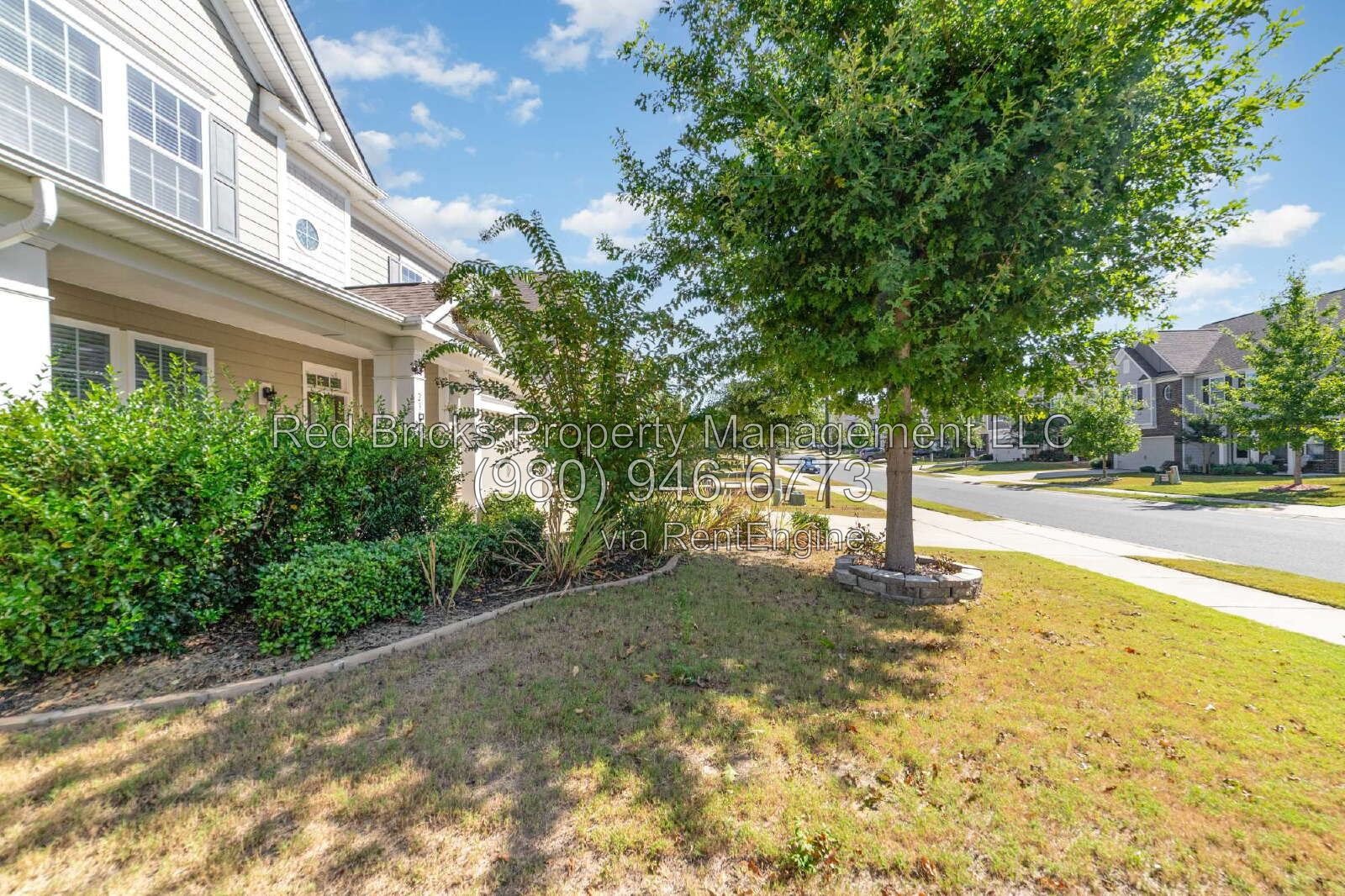 Forest Grove Gem: 4 Beds, Patio & Modern Perks—Available from August 26th! property image