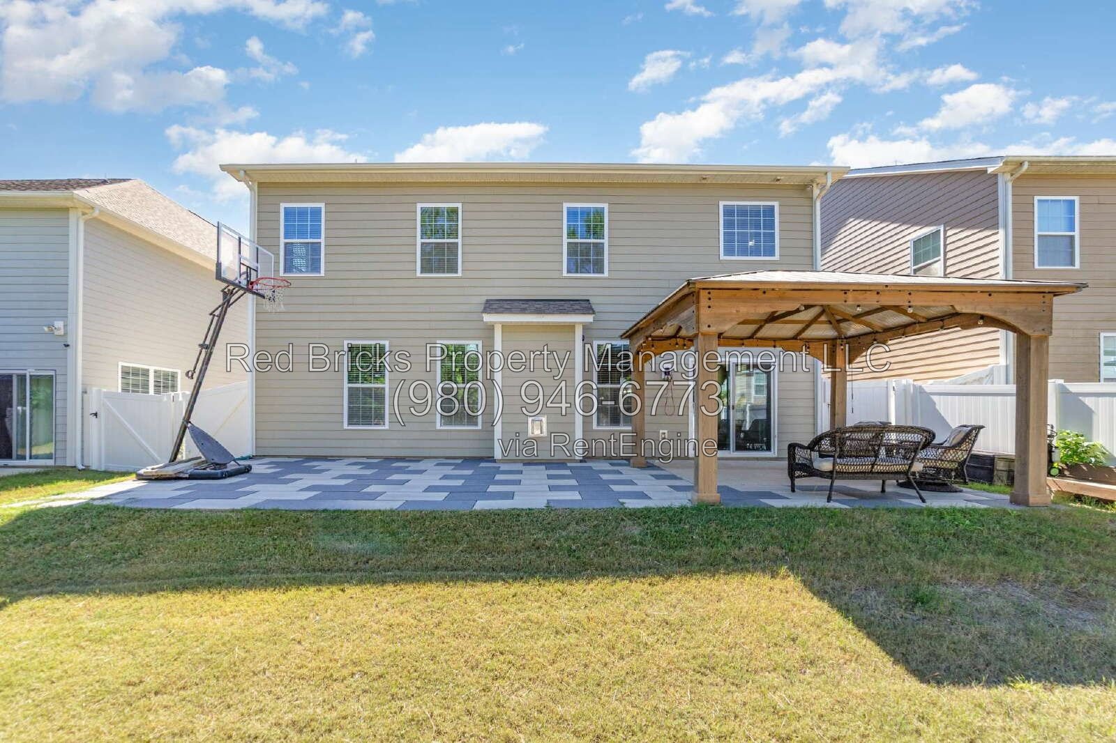 Forest Grove Gem: 4 Beds, Patio & Modern Perks—Available from August 26th! property image