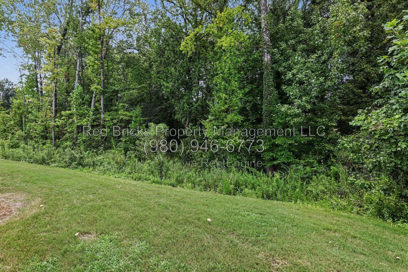 Like-New 3BR Townhome with Covered Patio & Garage in Guildford! property image