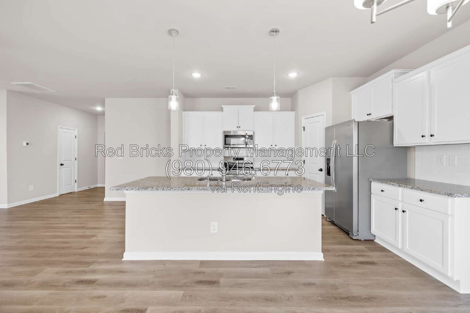 Like-New 4BR Home with 2-Car Garage in Stoneygreen! property image