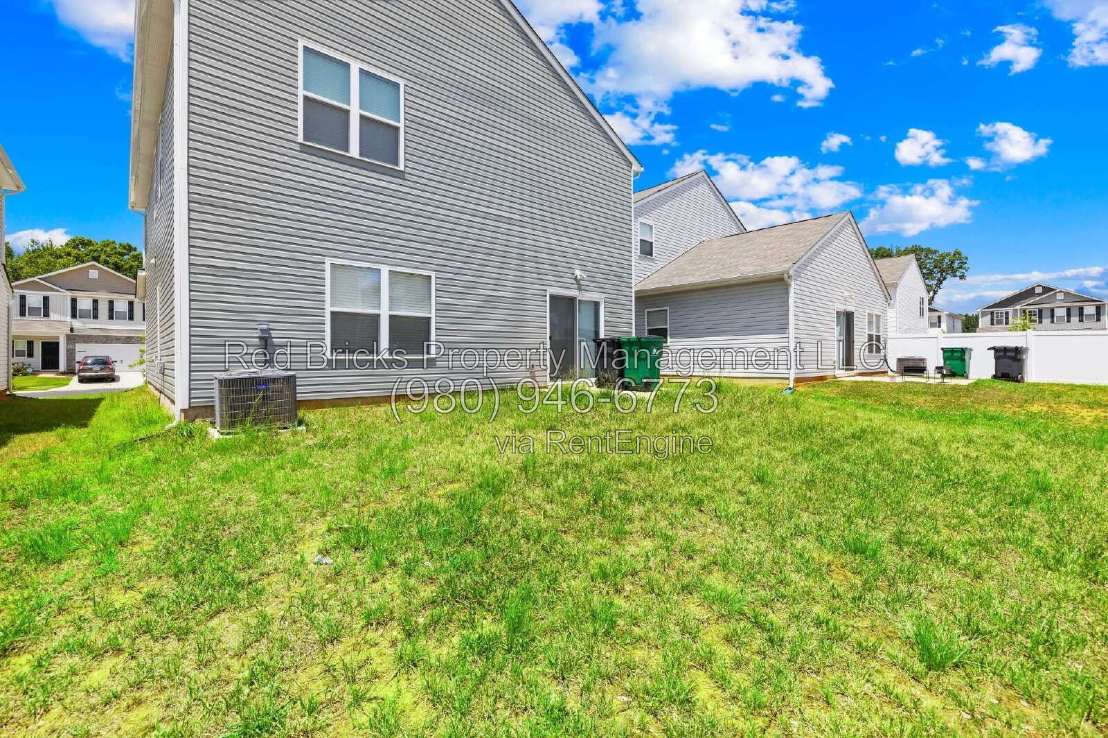 Like-New 4BR Home with 2-Car Garage in Stoneygreen! property image