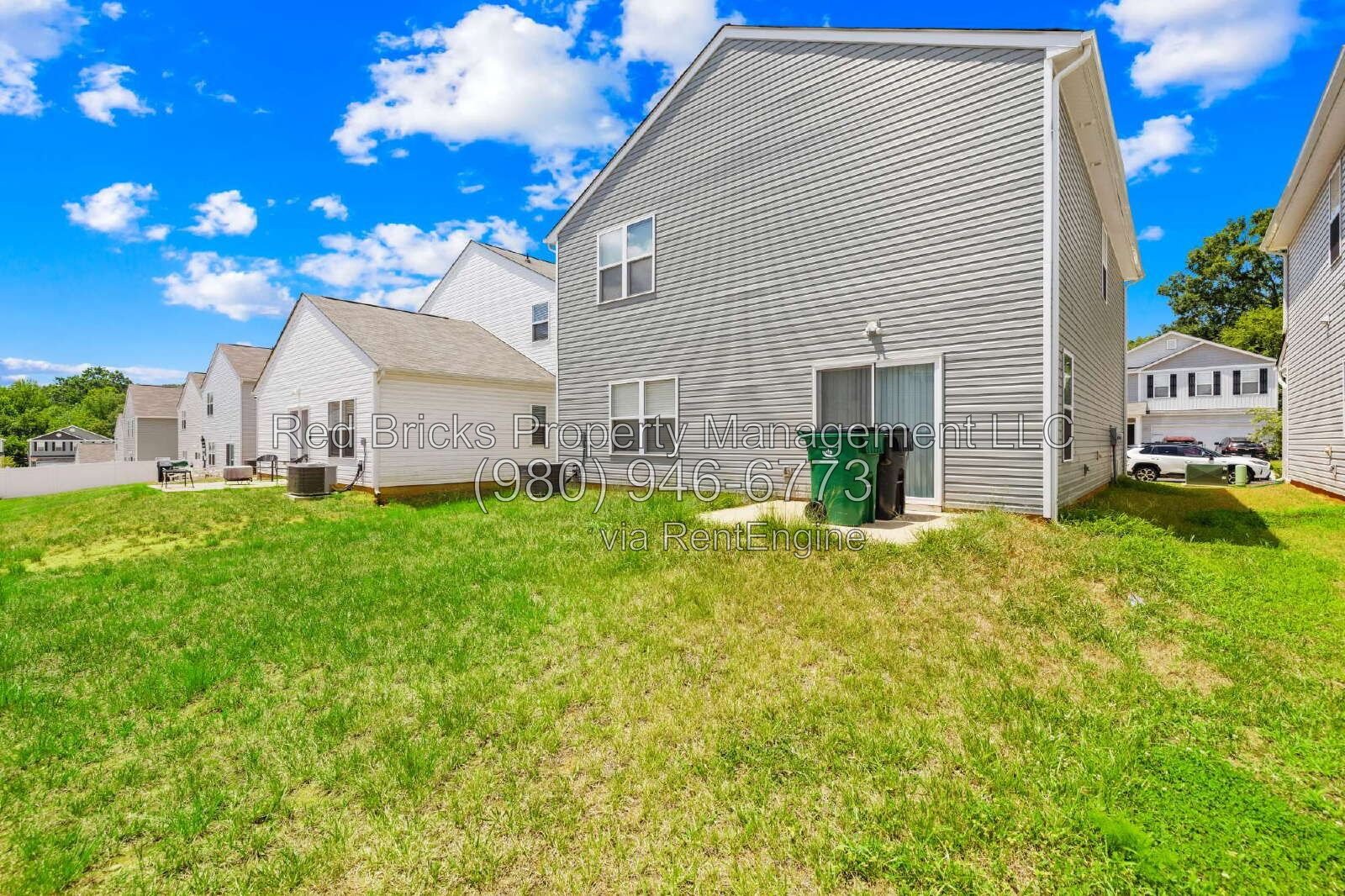 Like-New 4BR Home with 2-Car Garage in Stoneygreen! property image