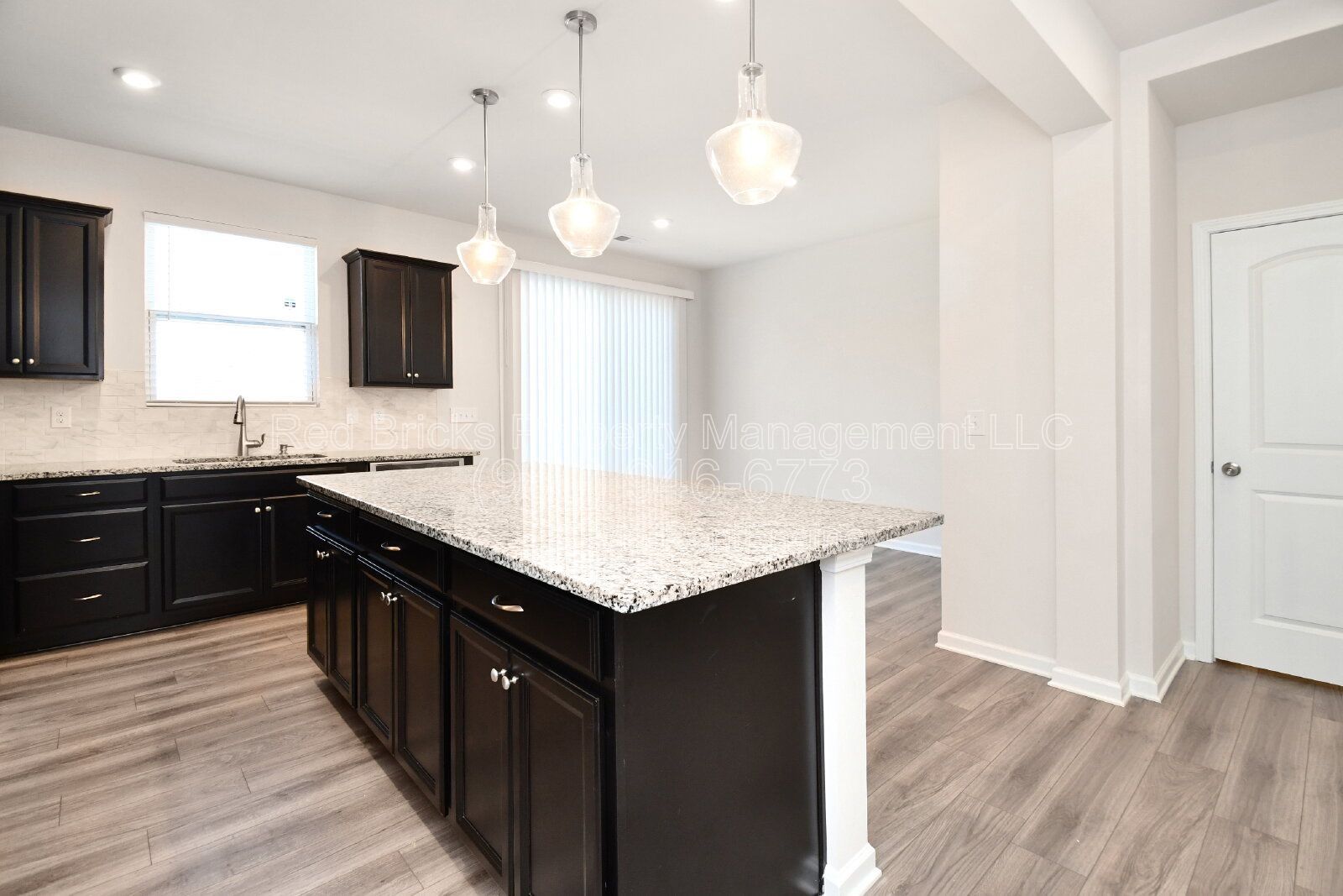 Like-New 2-Story Townhome Near UNCC – Prime Location & Modern Comfort! property image