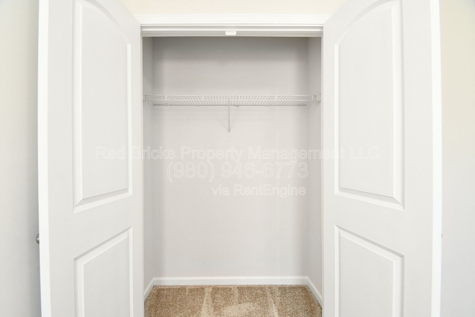 Like-New 2-Story Townhome Near UNCC – Prime Location & Modern Comfort! property image