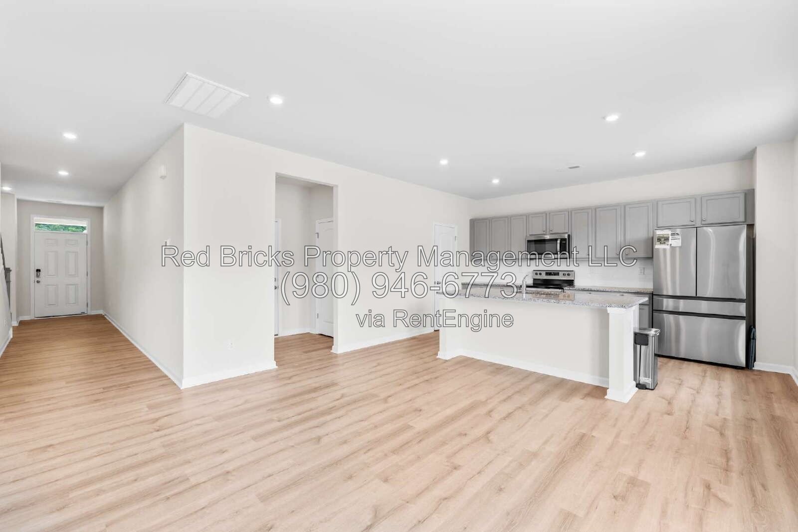 Like-New 5BR Retreat with Spacious Backyard! property image