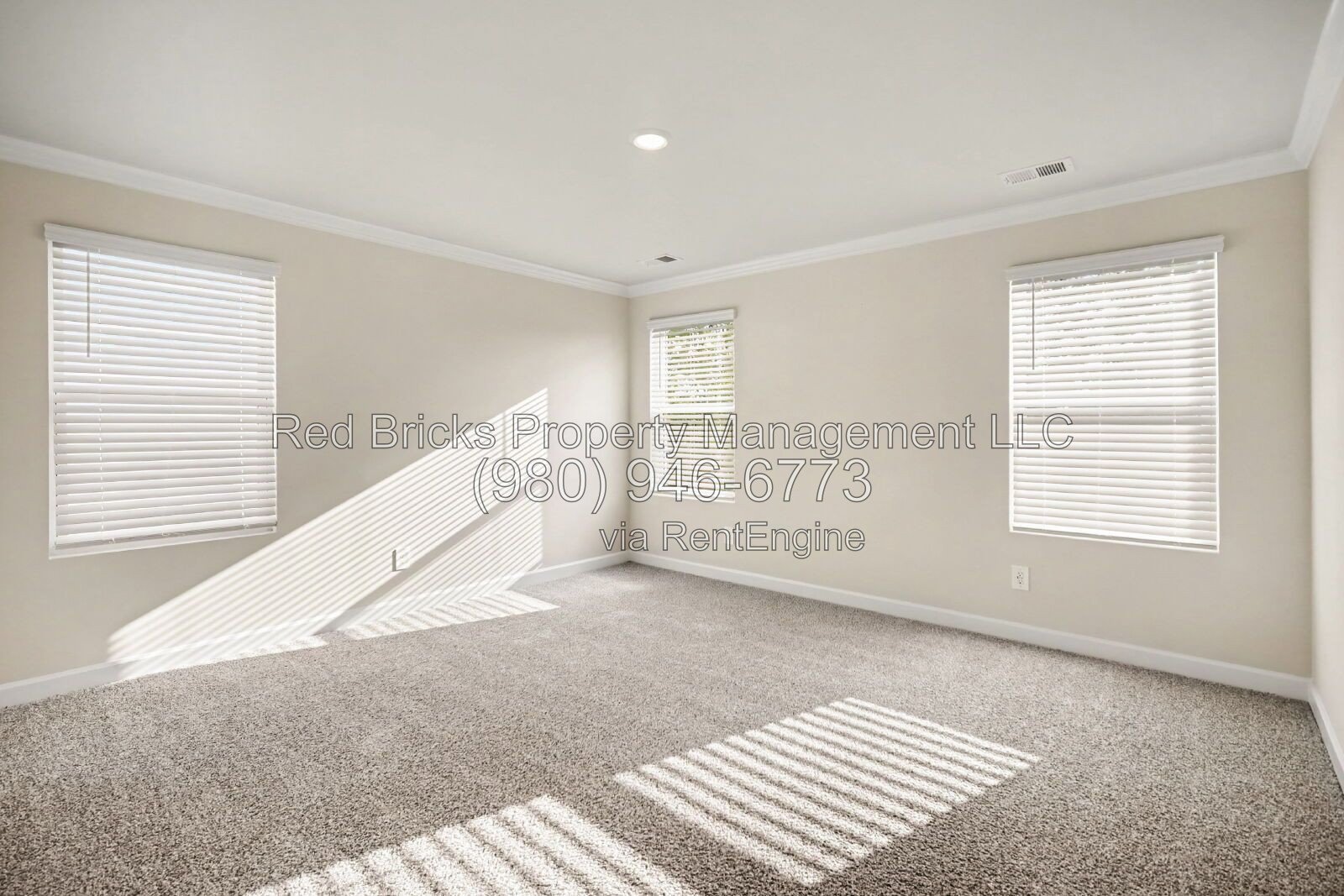 Like-New 3BR End-Unit with Pool Access! property image