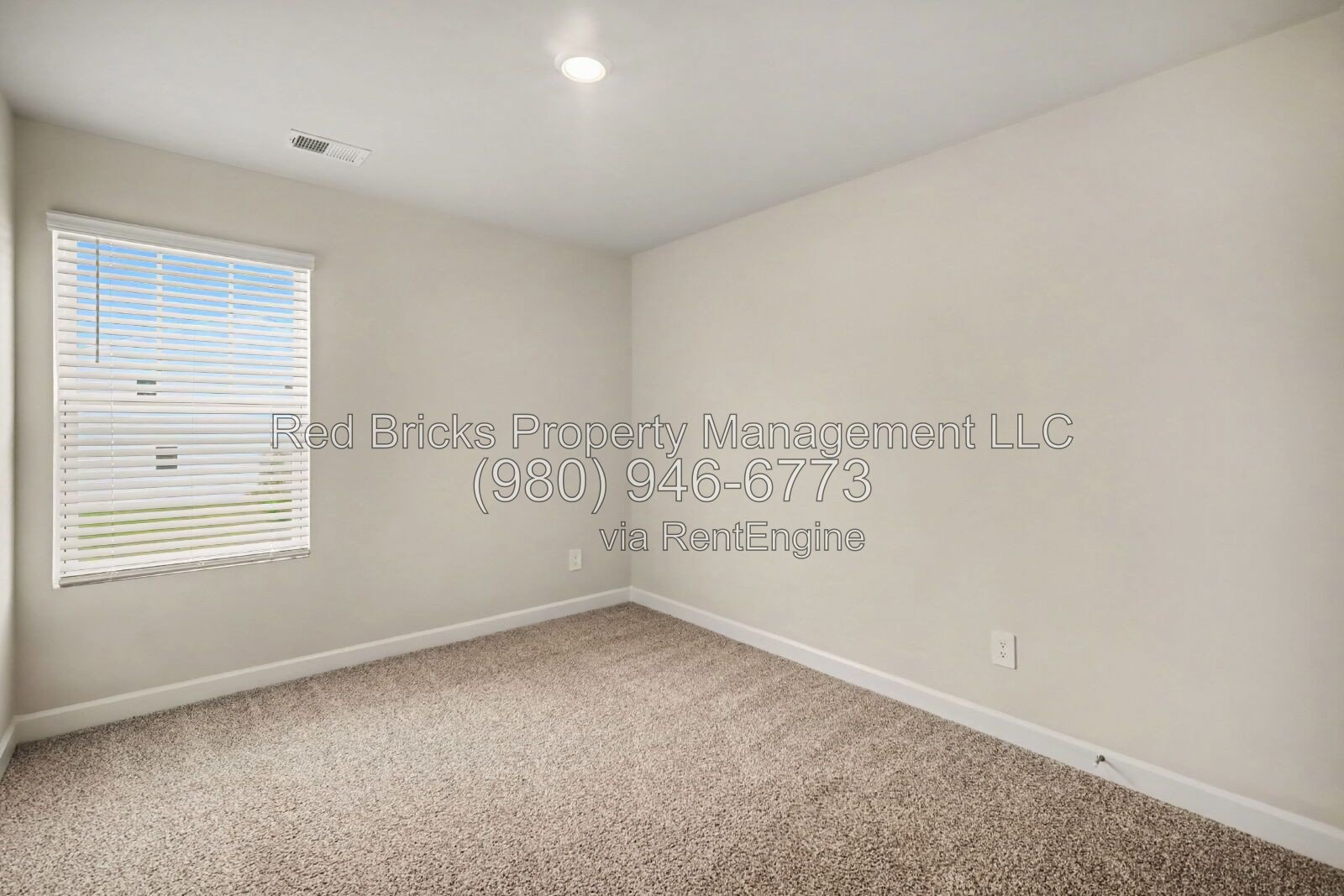 Like-New 3BR End-Unit with Pool Access! property image