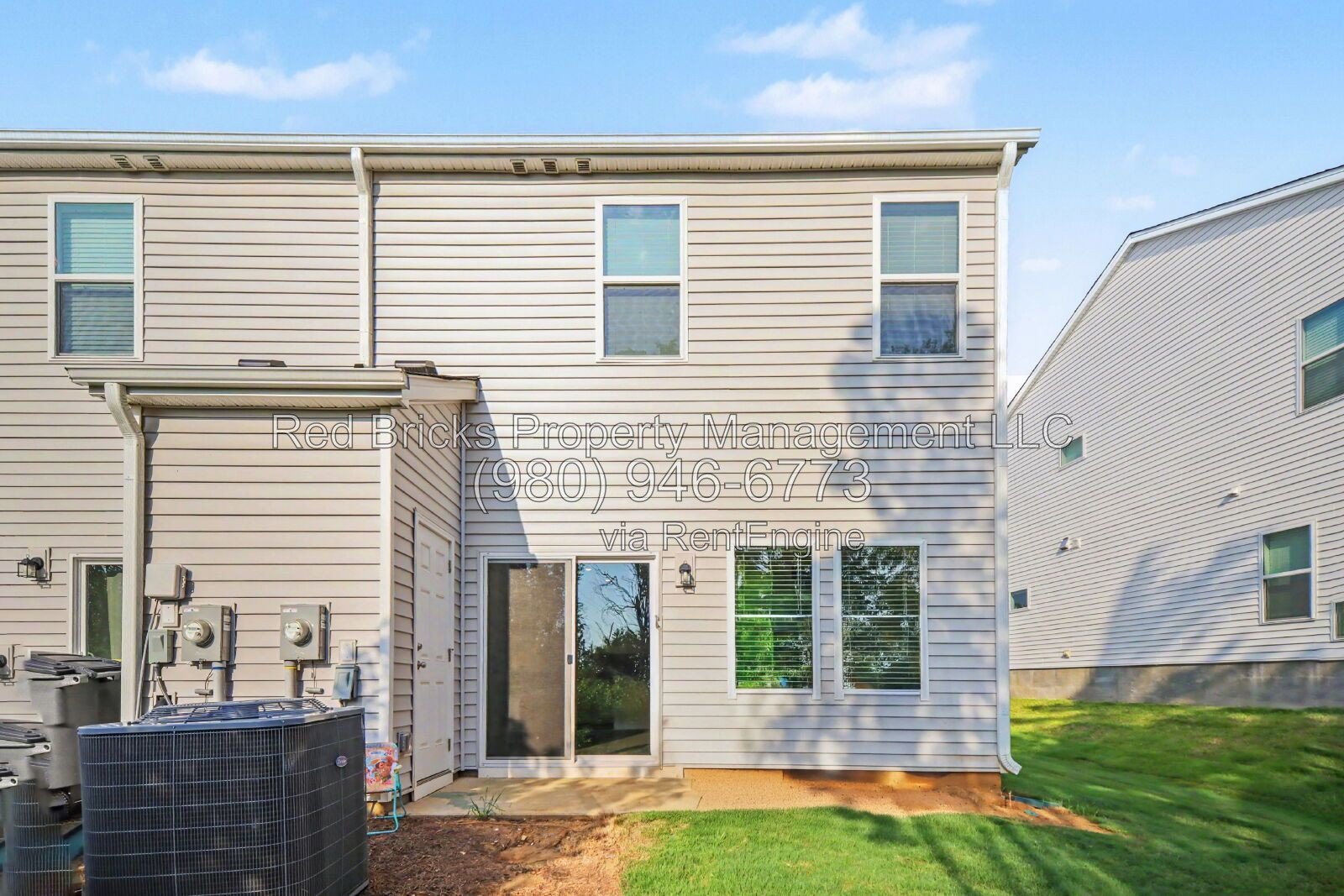 Like-New 3BR End-Unit with Pool Access! property image