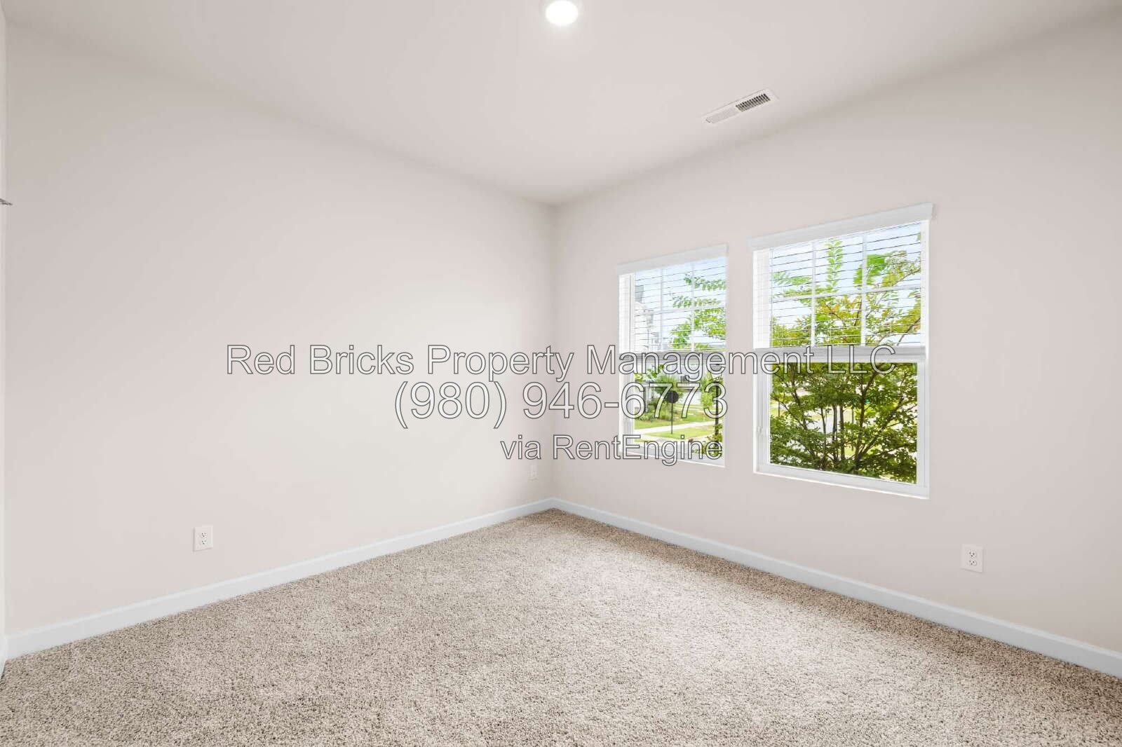 Like-New 4BR End-Unit Townhome in City Park! property image