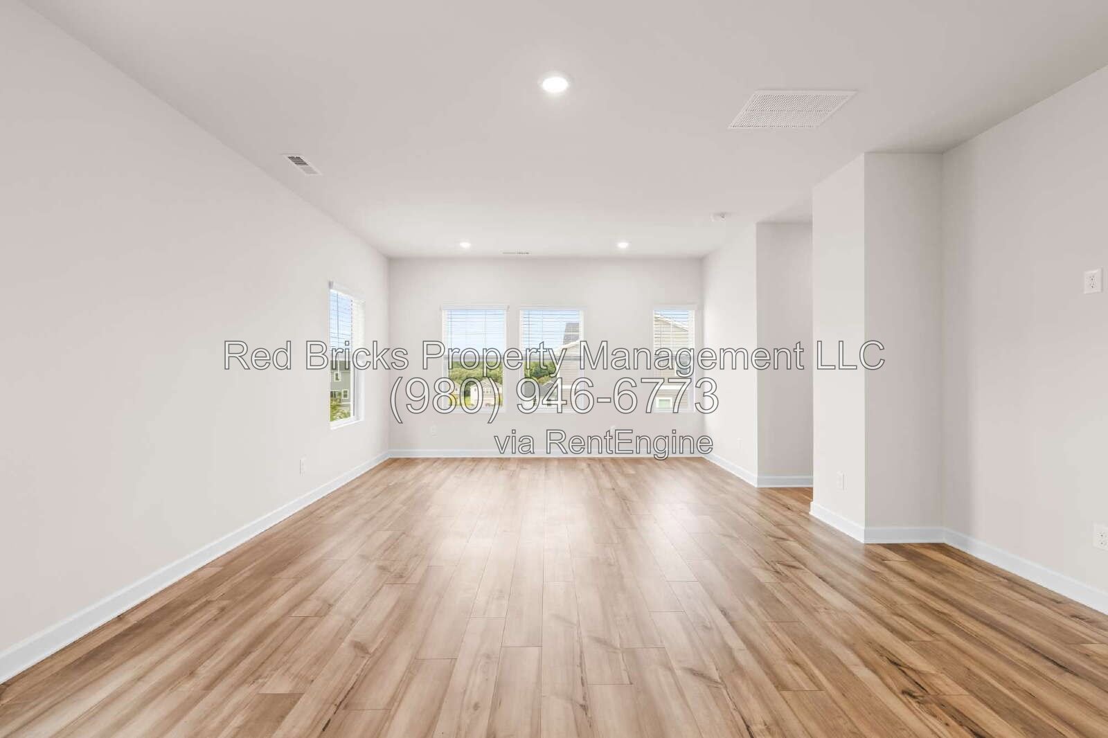 Like-New 4BR End-Unit Townhome in City Park! property image