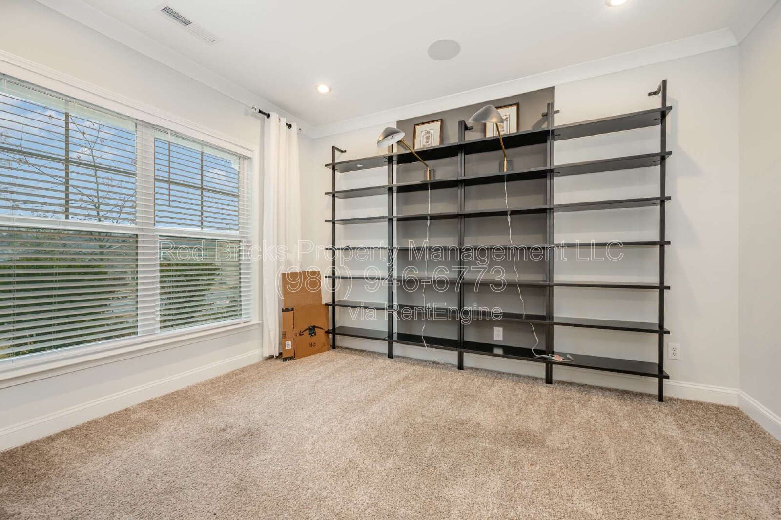 Spacious 5BR Heron Park Home with Sunroom & Loft property image