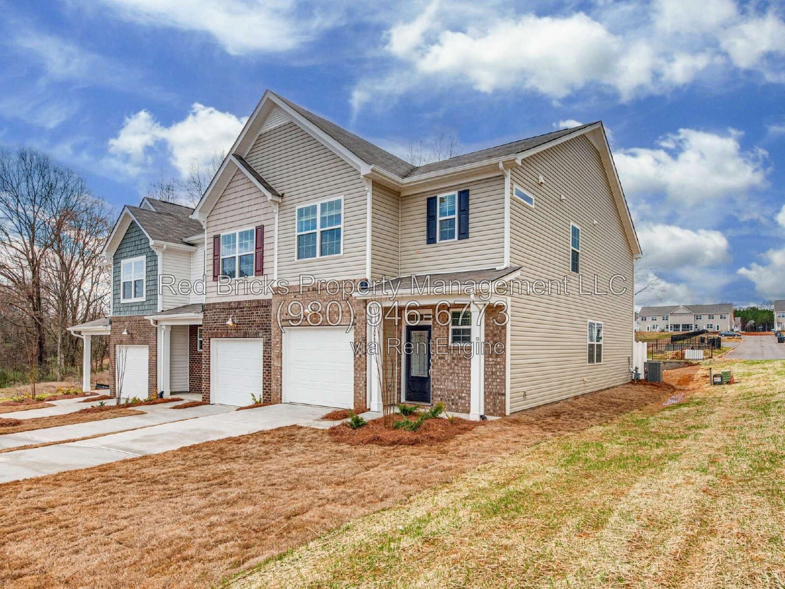 Like-New End-Unit Townhome with Pool & Patio! property image