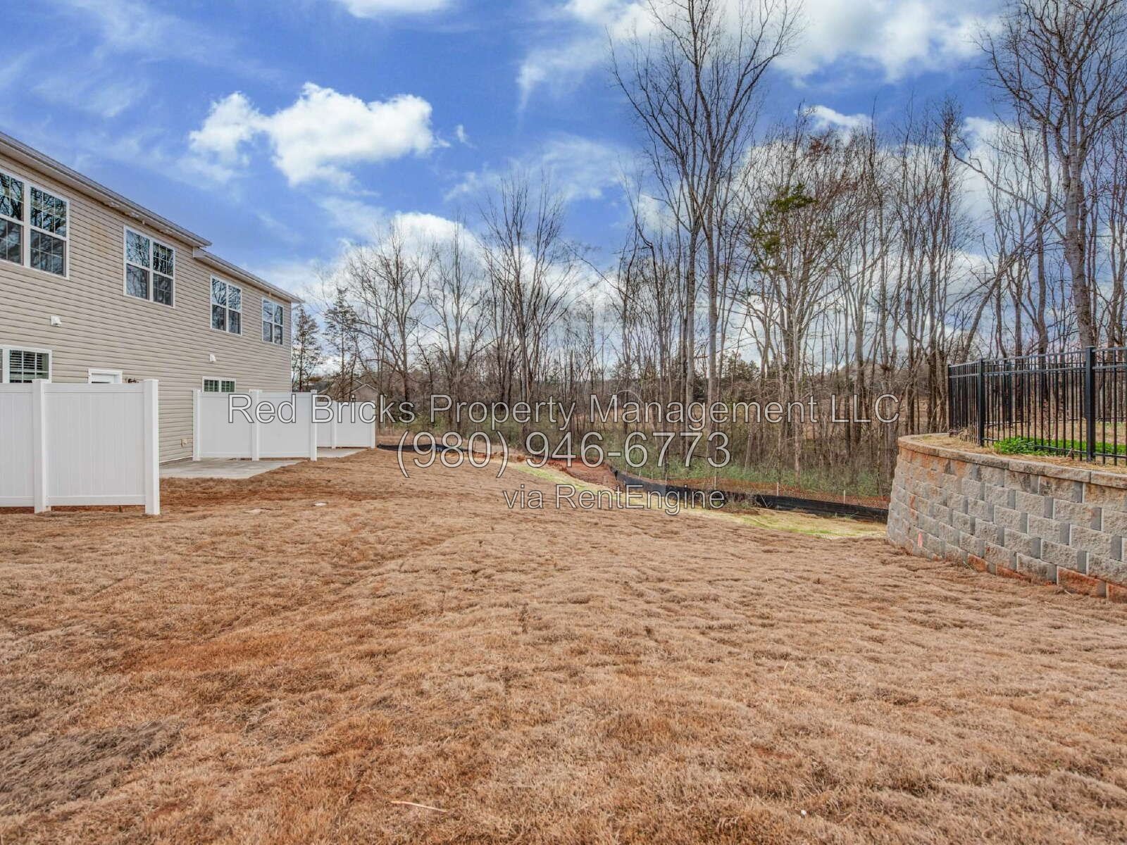 Like-New End-Unit Townhome with Pool & Patio! property image