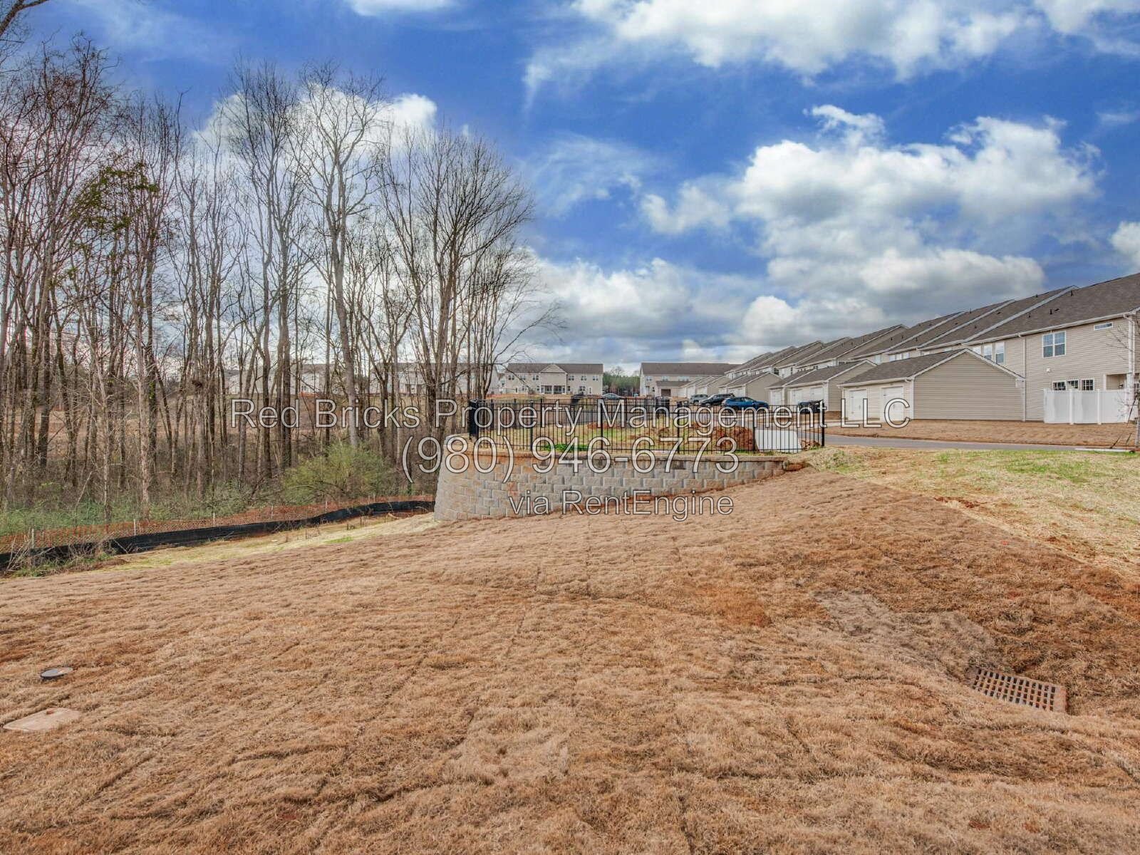 Like-New End-Unit Townhome with Pool & Patio! property image