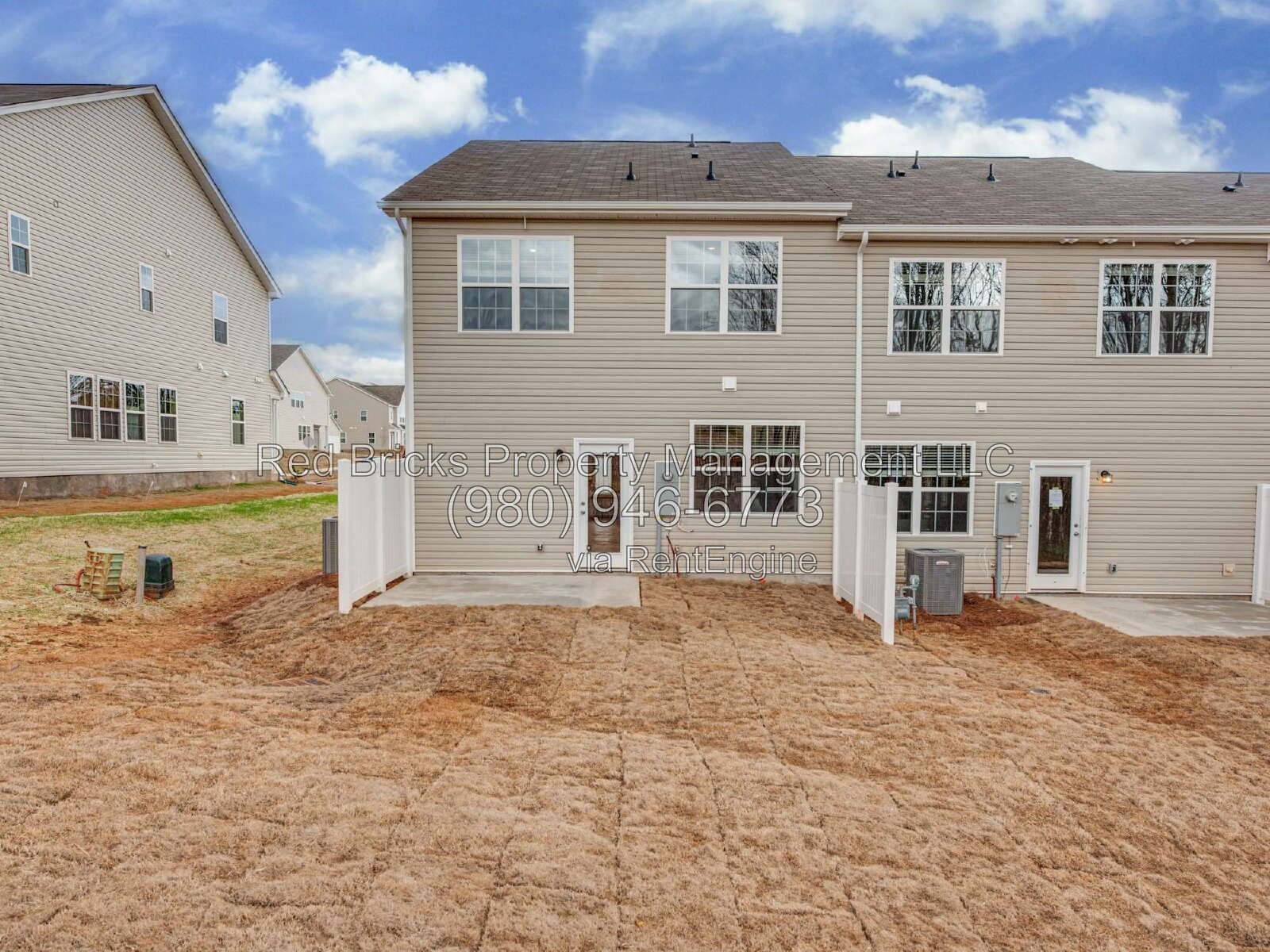 Like-New End-Unit Townhome with Pool & Patio! property image