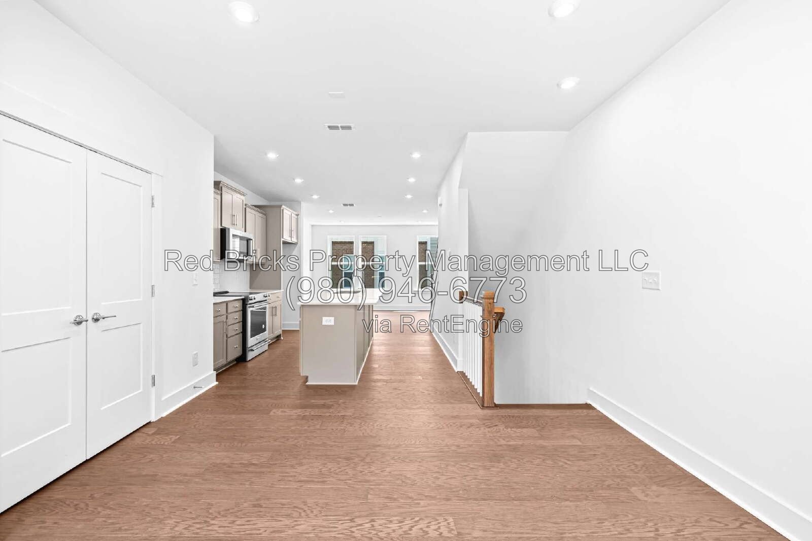 Modern 3-Story Townhome Near Uptown Charlotte property image