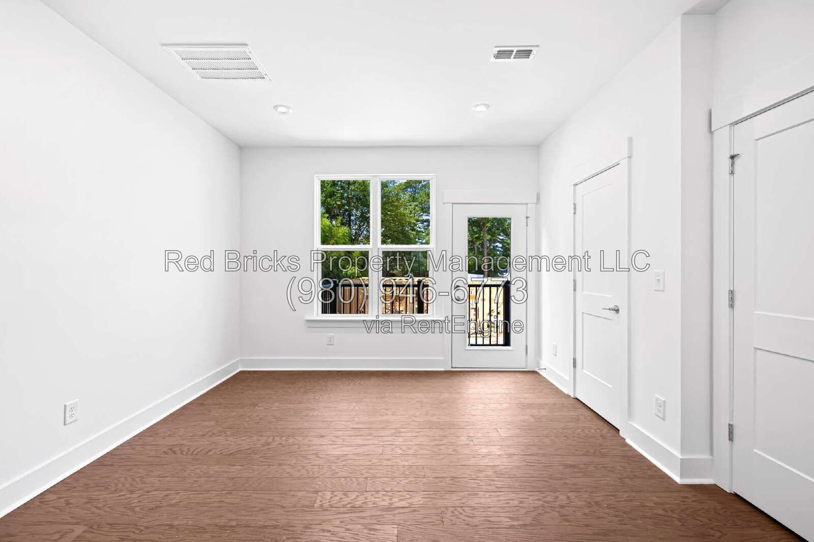 Modern 3-Story Townhome Near Uptown Charlotte property image