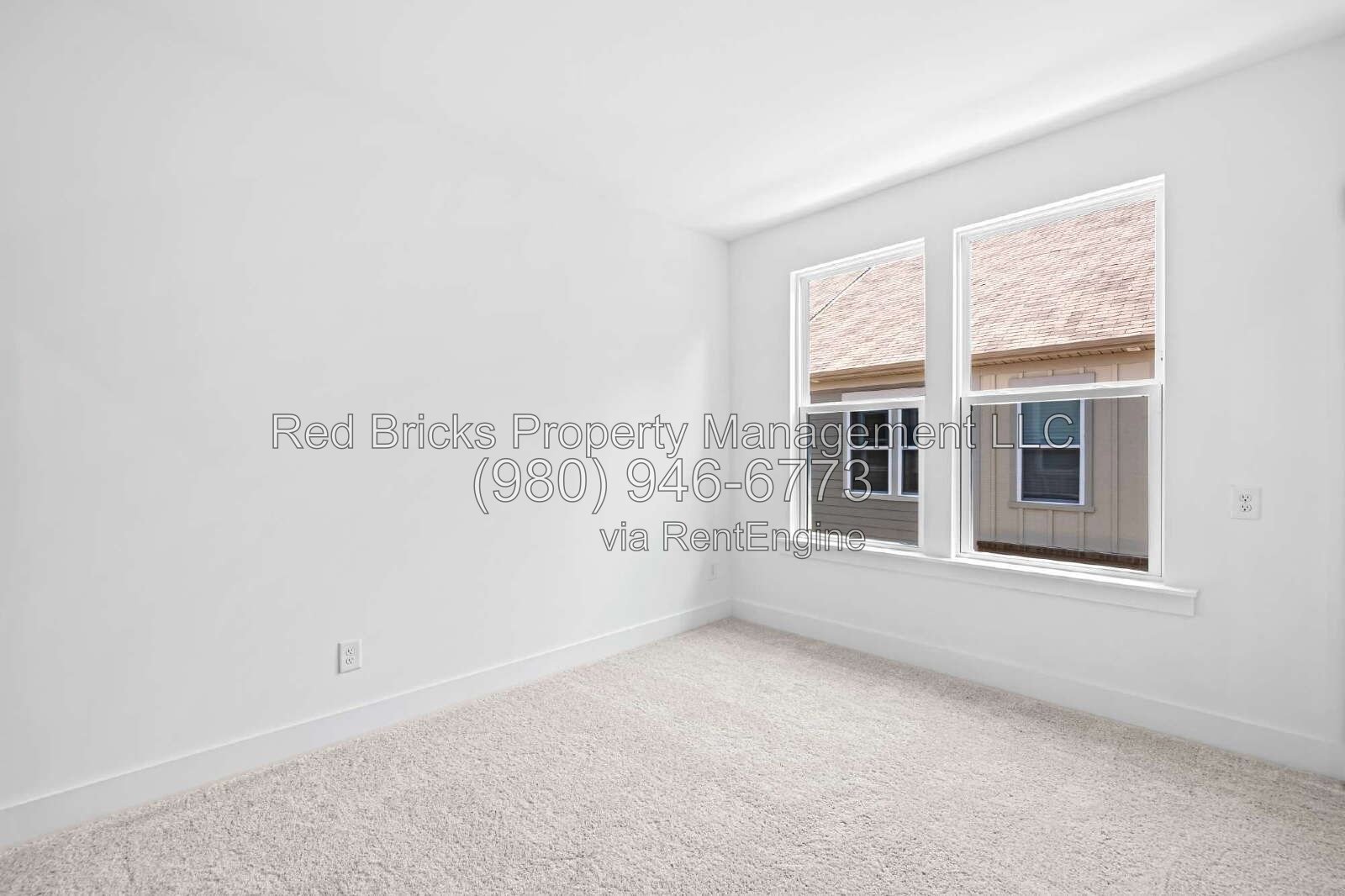 Modern 3-Story Townhome Near Uptown Charlotte property image