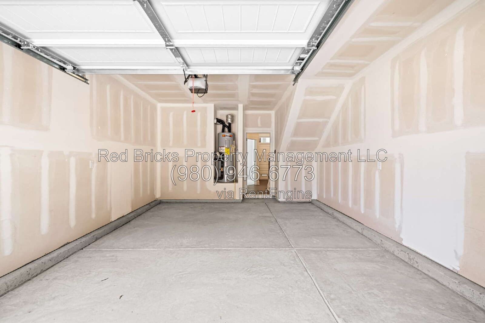 Modern 3-Story Townhome Near Uptown Charlotte property image
