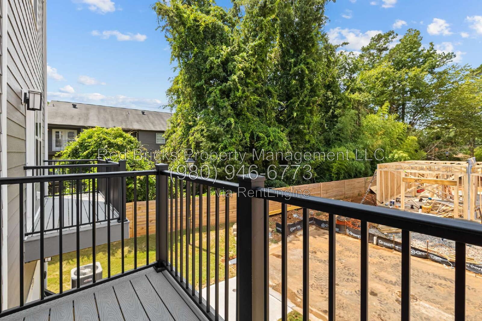 Modern 3-Story Townhome Near Uptown Charlotte property image