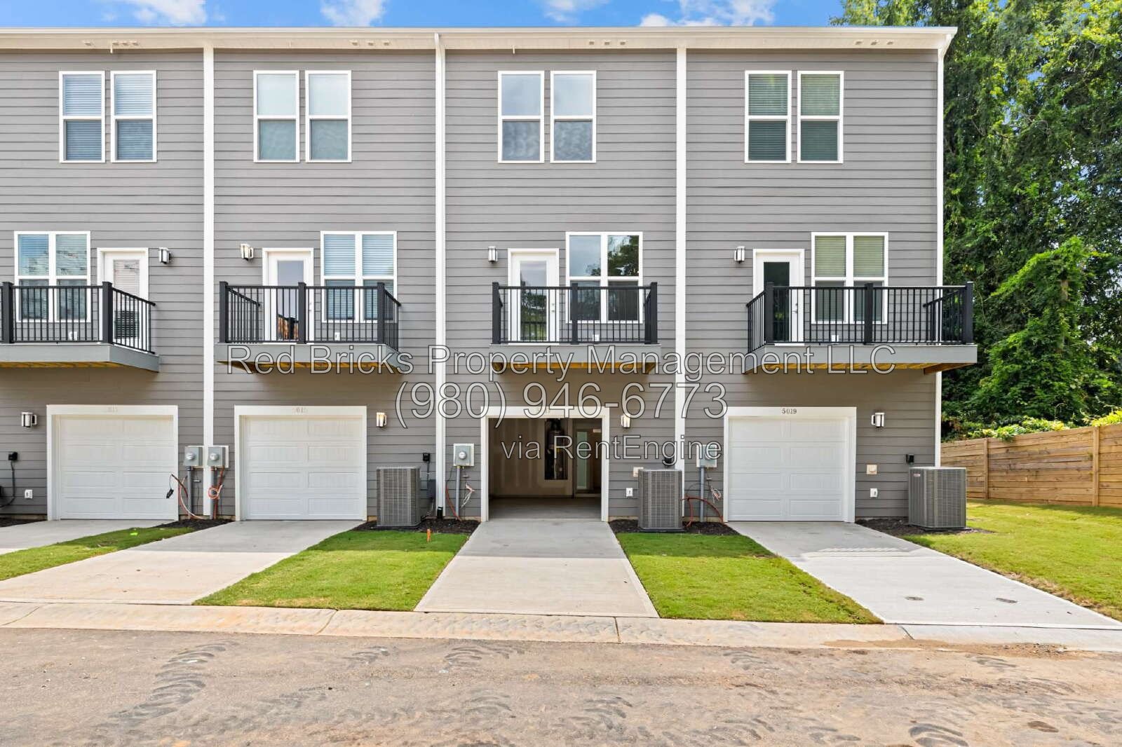 Modern 3-Story Townhome Near Uptown Charlotte property image