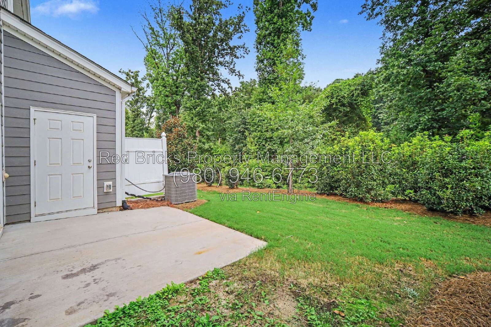 Like-New Townhome with 2-Car Garage in Enclave at City Park property image
