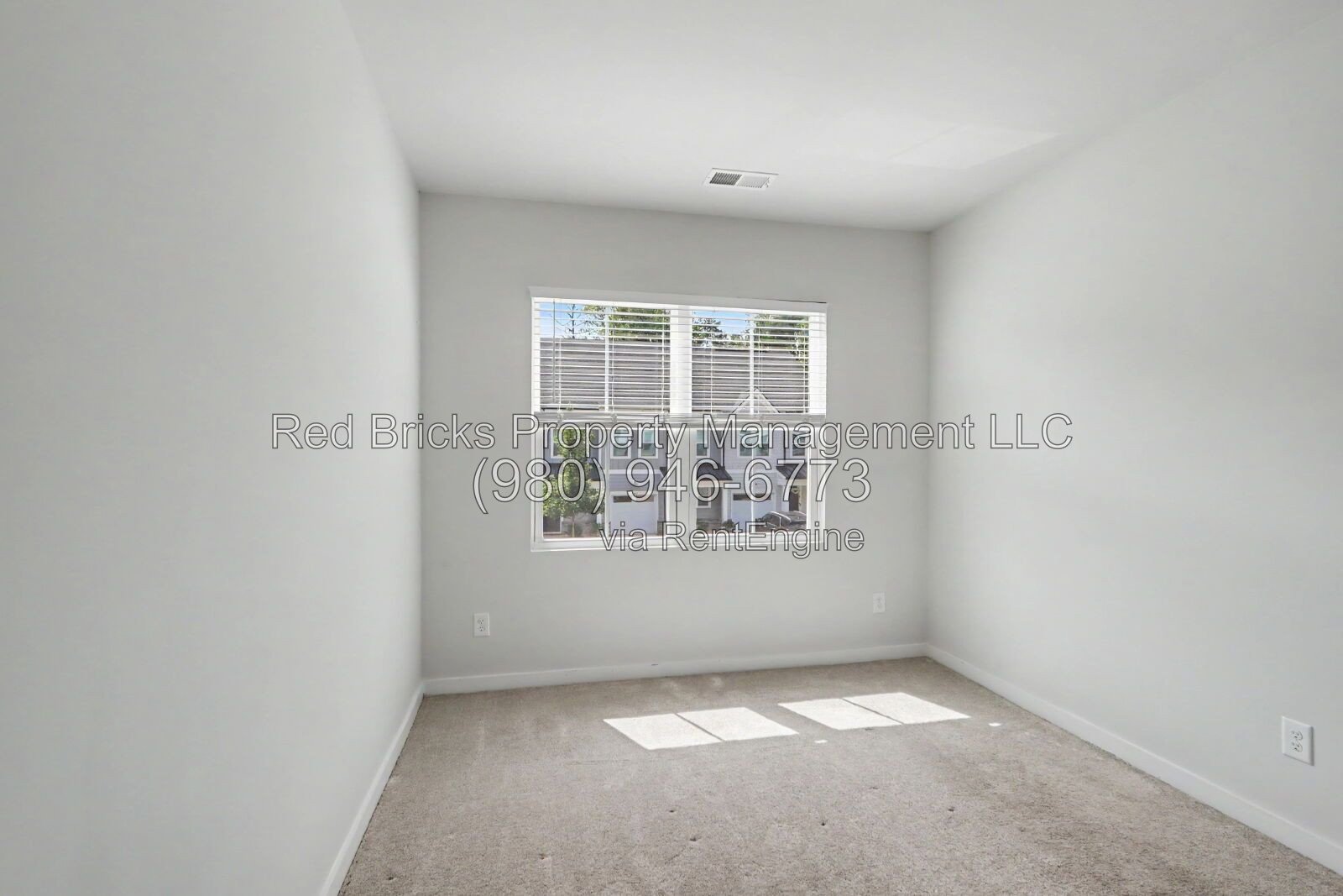 Like-New 3BR Townhome in Desirable Griffith Lakes! property image