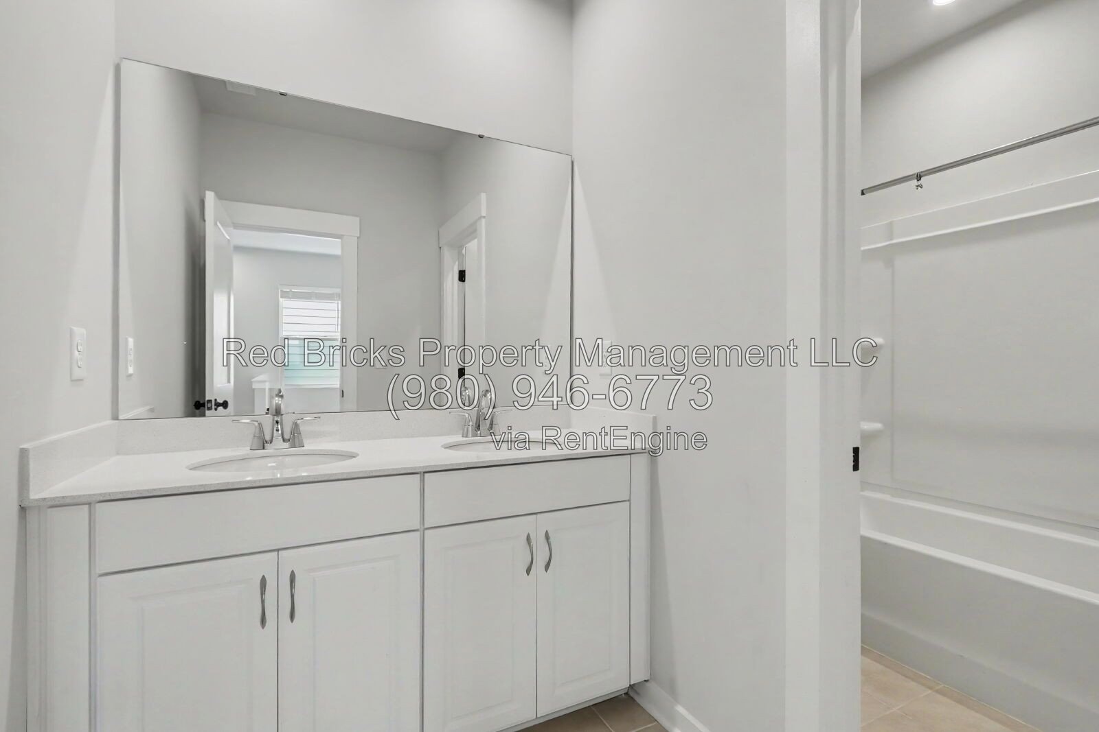 Like-New 3BR Townhome in Desirable Griffith Lakes! property image