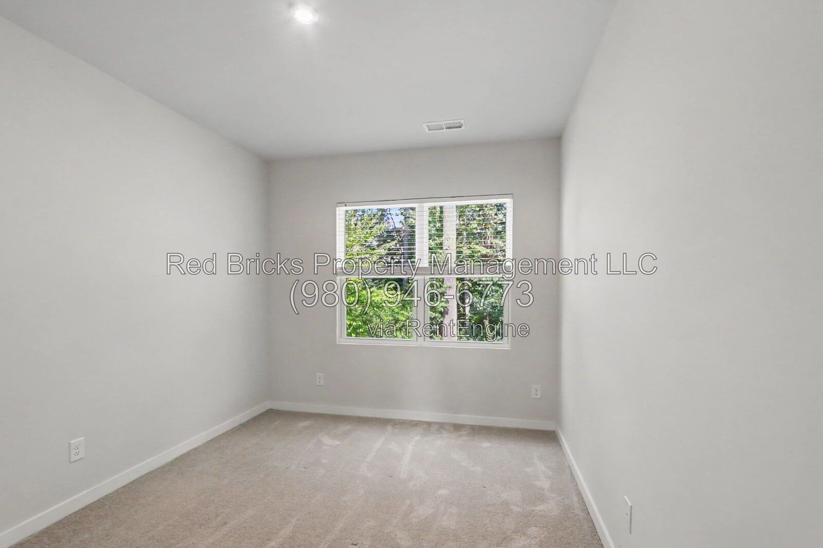 Like-New 3BR Townhome in Desirable Griffith Lakes! property image