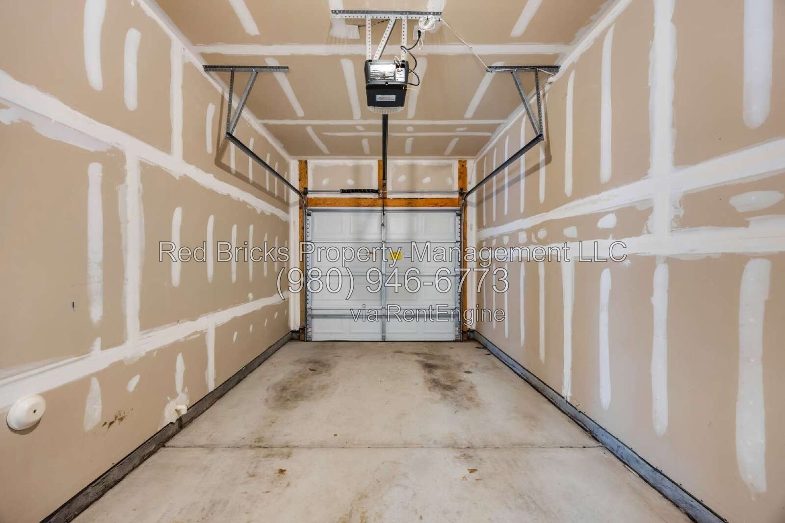 Beautiful Like-New 4-Bedroom Townhome in McDowell Crossing property image
