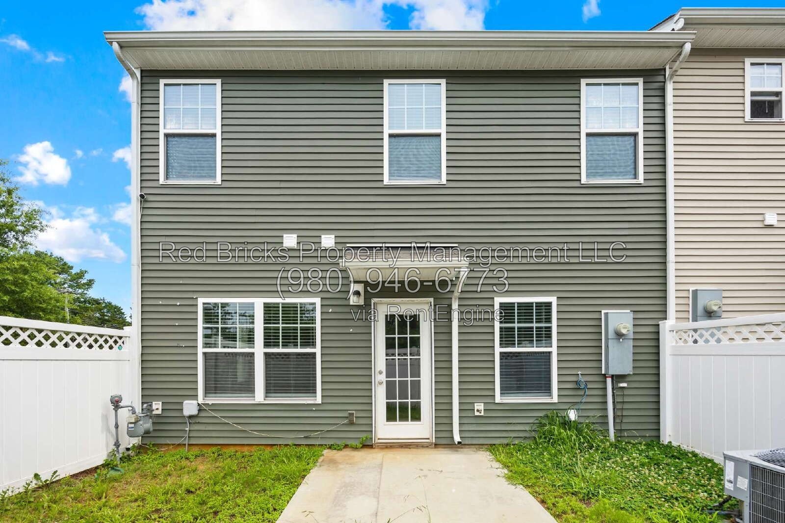 Beautiful Like-New 4-Bedroom Townhome in McDowell Crossing property image