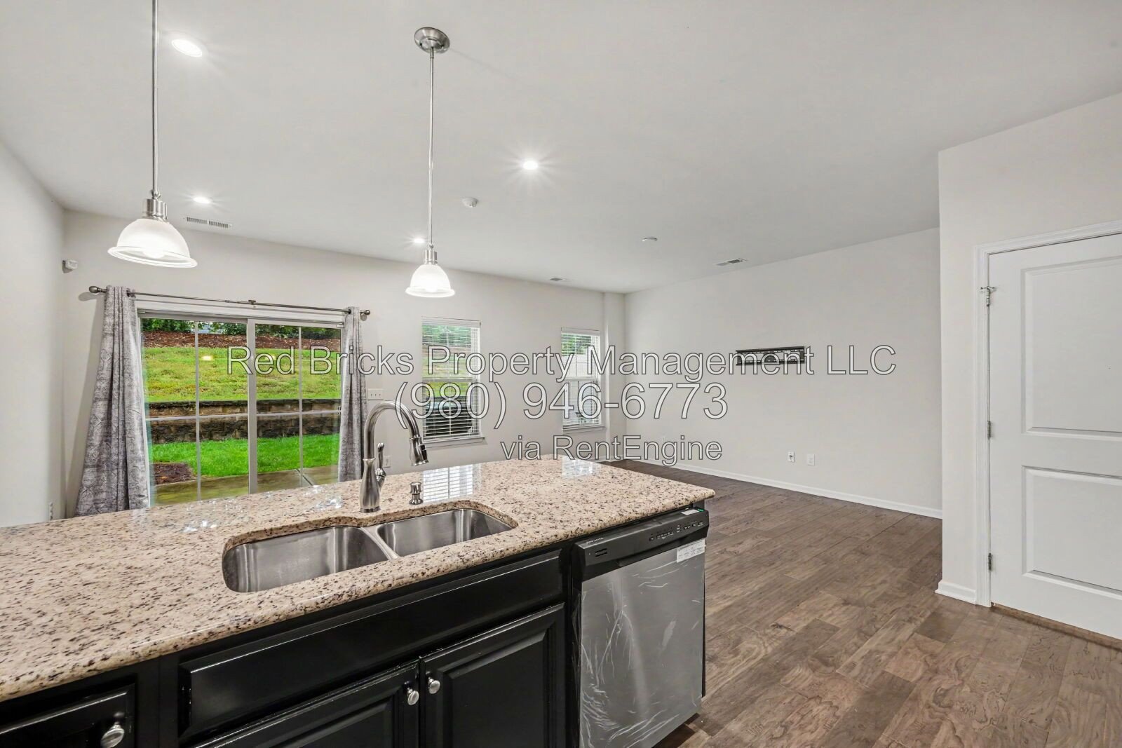 Beautiful 3-Bedroom Townhome in Edison Square property image