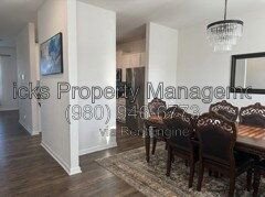 Like-New 5-Bedroom Home in Sutton Farms property image