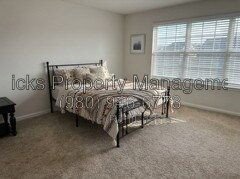 Like-New 5-Bedroom Home in Sutton Farms property image