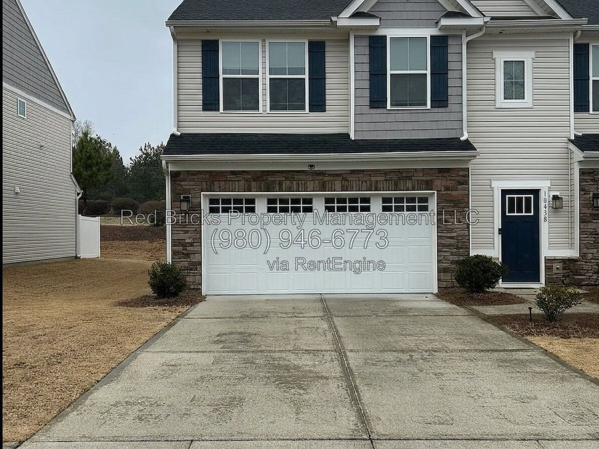 Like-New 3-Bedroom End-Unit Townhome in Dalton Woods! property image