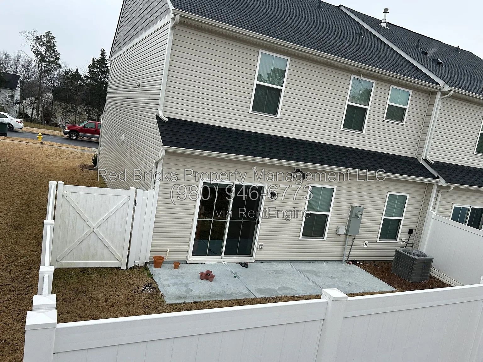 Like-New 3-Bedroom End-Unit Townhome in Dalton Woods! property image