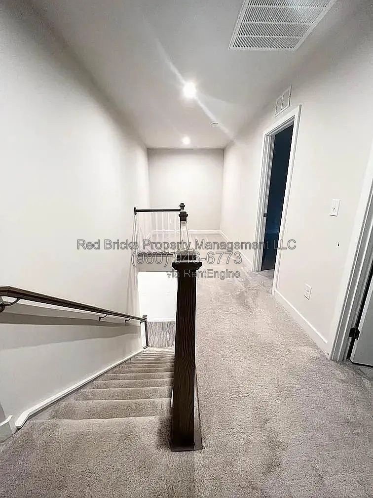 Like-New 3-Bedroom End-Unit Townhome in Dalton Woods! property image