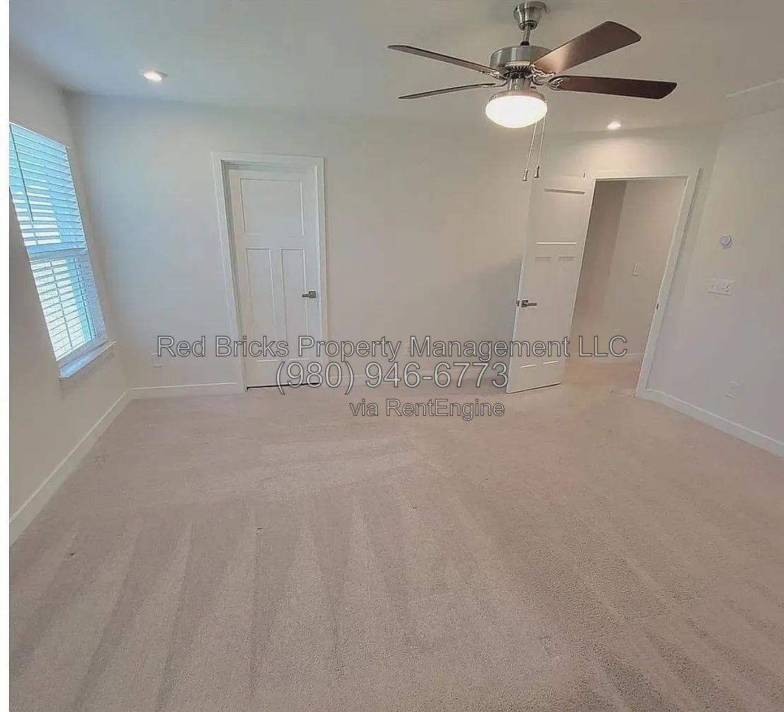 Like-New 3-Bedroom End-Unit Townhome in Dalton Woods! property image