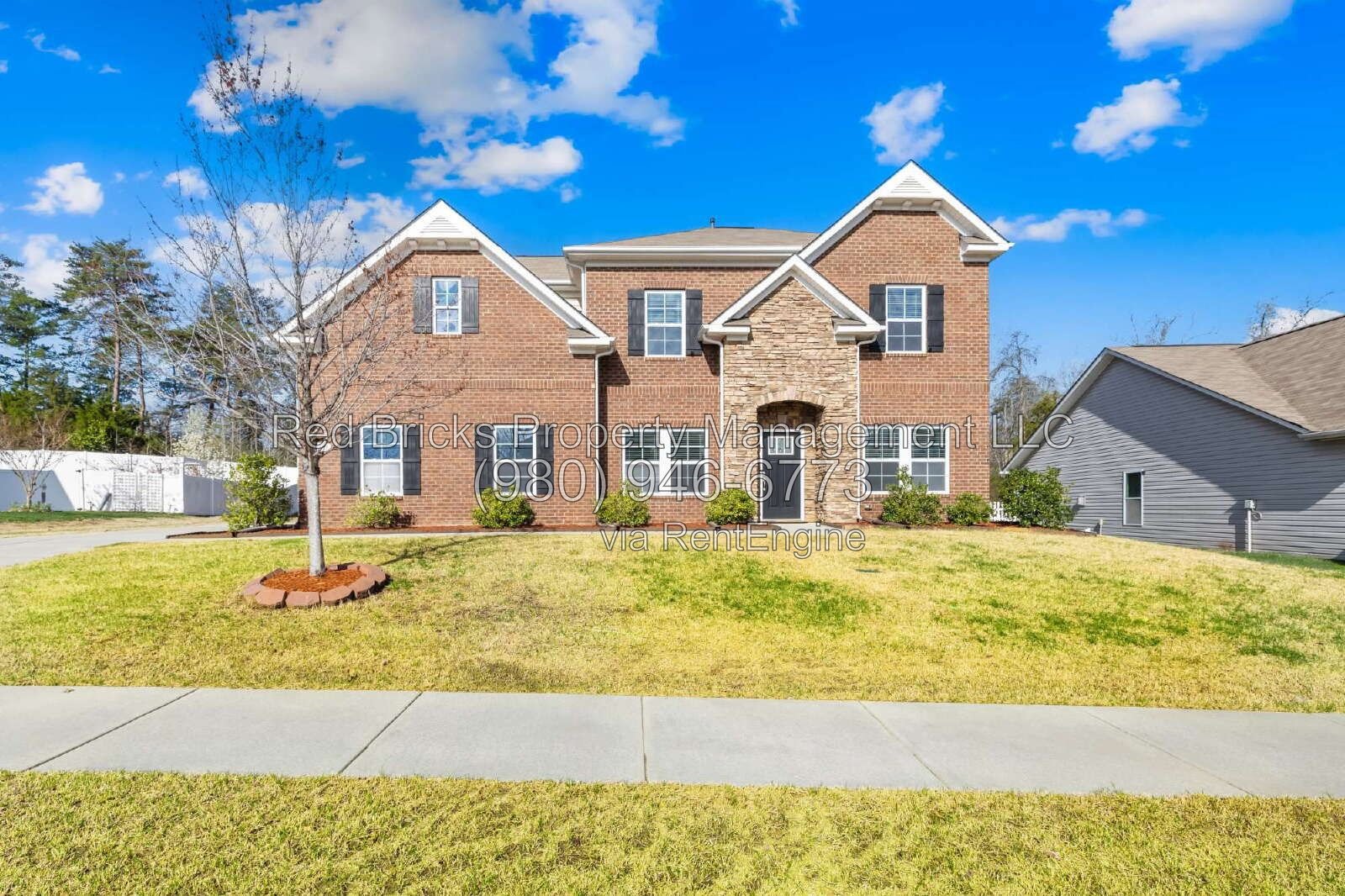 Spacious 5-Bedroom Retreat with 3 Full Baths in Harrisburg – 3,168 Sq. Ft of Comfort on Founders Way! property image
