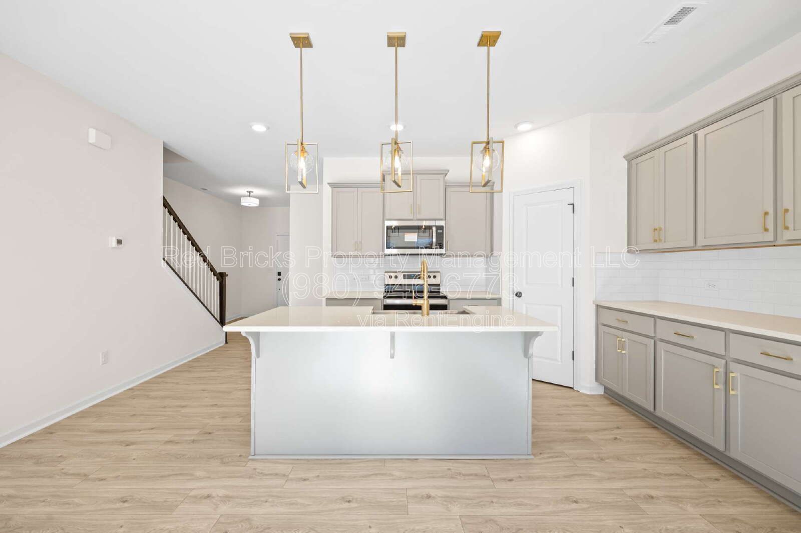 Like-New 3BR Townhome with Modern Finishes & Prime Location – Available June 16! property image